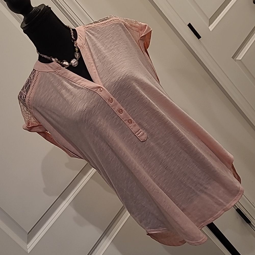 No Boundaries sz LG(11-12) lace trimmed top
